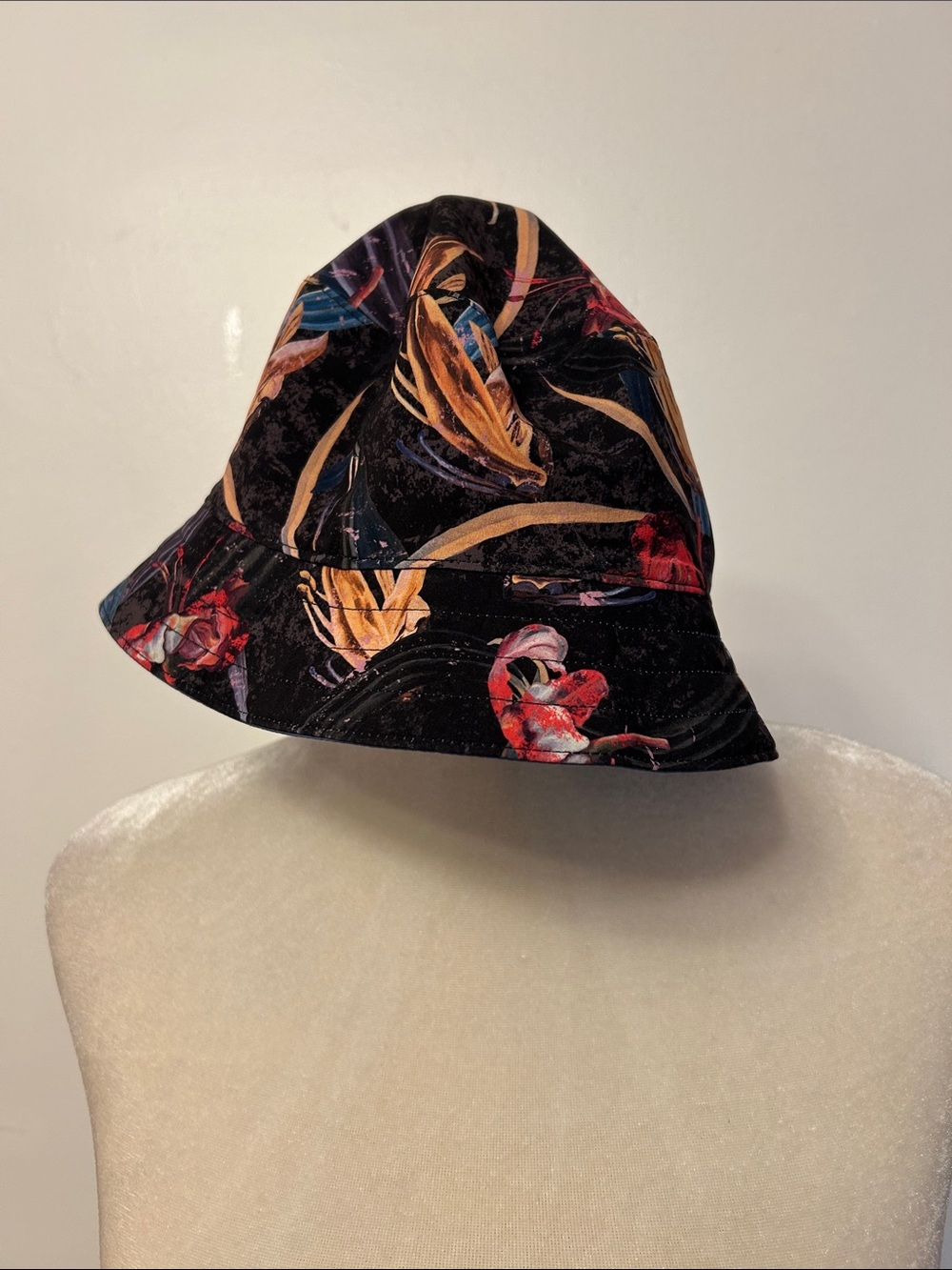 lululemon athletica reversible Black Bucket Hat with Multicolor Floral Print